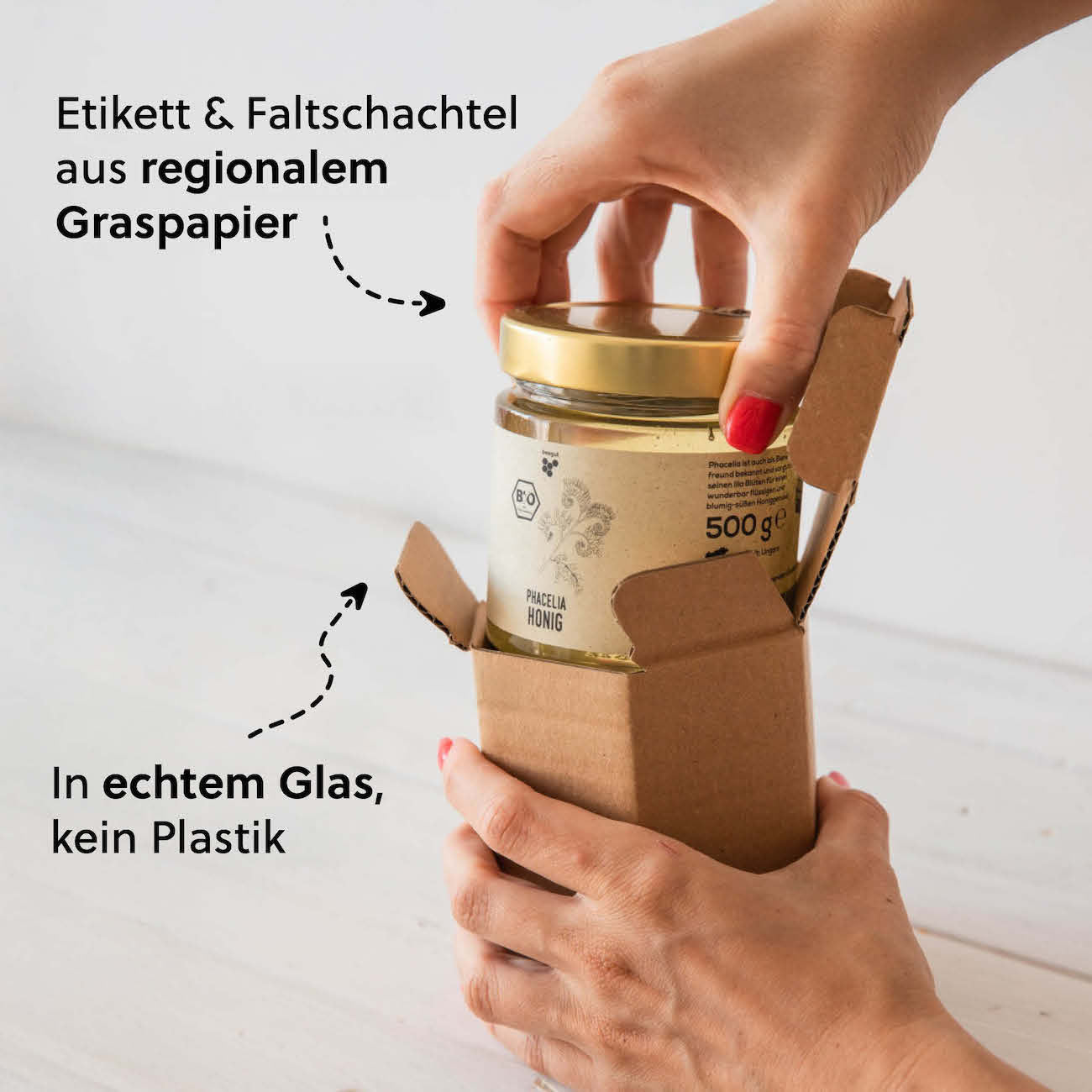 Nachhaltige Verpackung=>Das wiederverwendbare Glas wird mit einem nachhaltigen Graspapier-Etikett versehen und in einer Karton-Schutzverpackung an dich versendet.