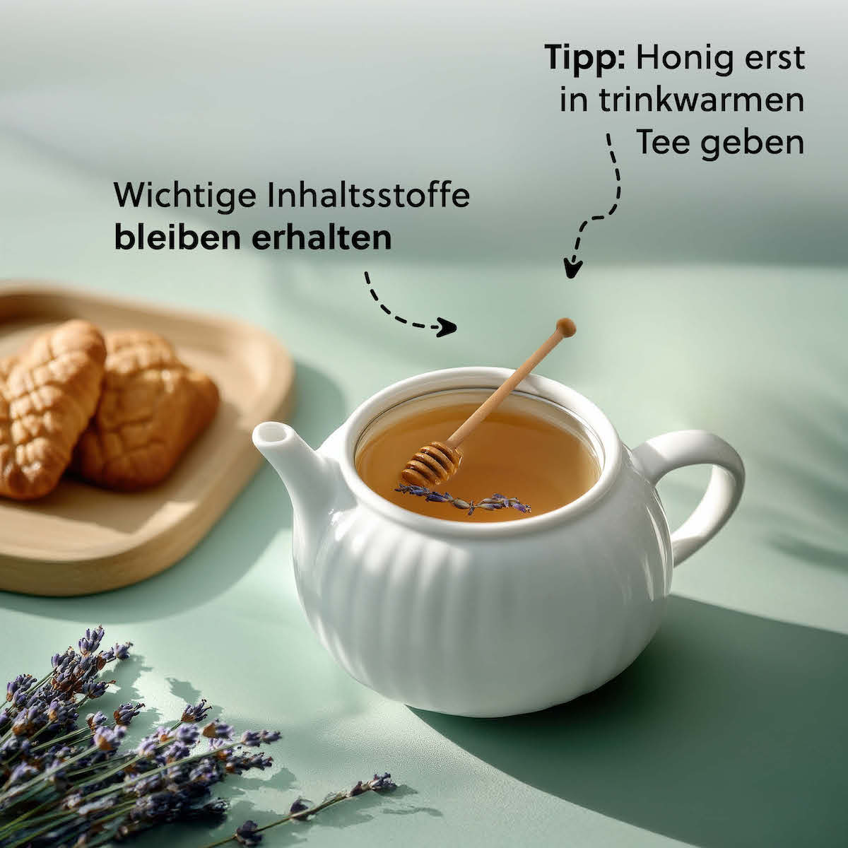Schonende Abfüllung: Der Lavendelhonig wird schonend abgefüllt, indem er nur leicht erwärmt, gesiebt, sanft gerührt und ohne Luftblasen in sterile Gläser gefüllt wird, um seine Enzyme, Aromen und Qualität zu bewahren.