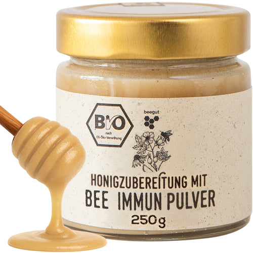 Honig trifft “Bee Immun Pulver”=>Unsere bewährte “Bee Immun” Rezeptur auch im leckeren Honig. Profitiere von der Kombination aus Bienenprodukten und natürlichen Pflanzenextrakten. 