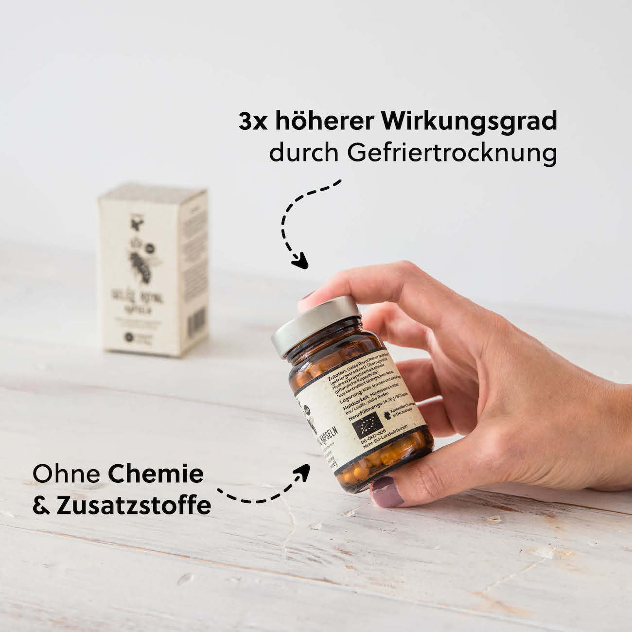 Hochdosiertes Gelee Royal Pulver=>Durch die Gefriertrocknung (Lyophilisation) wird das Wasser aus dem frischen Gelee Royal entfernt, während hitzeempfindliche Wirkstoffe erhalten bleiben. Dadurch ist das Pulver bis zu 3 Mal konzentrierter als frisches Gelee Royal.