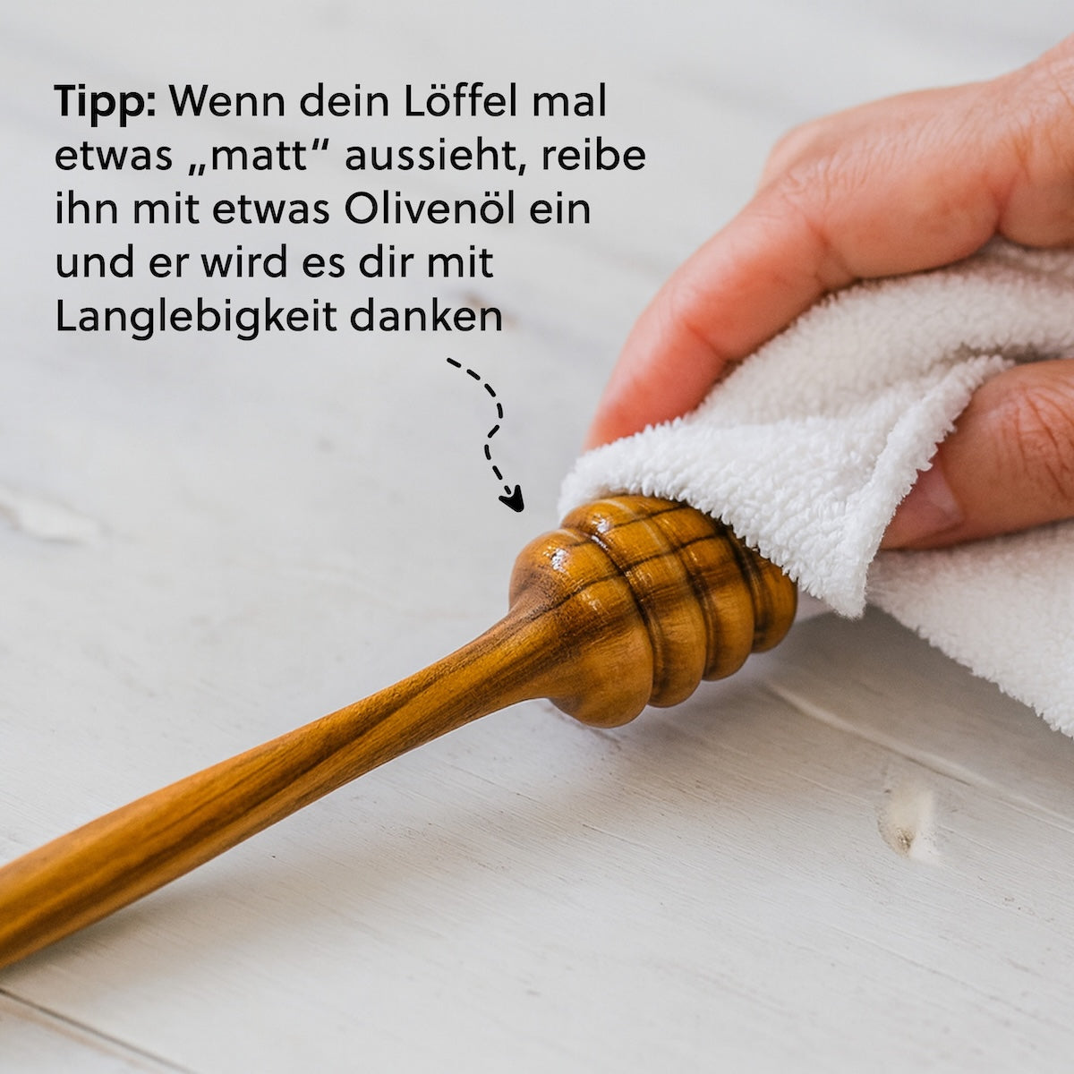 Olivenholz: Langlebig & antibakteriell=>Olivenholz ist durch seine dichte und feinporige Struktur besonders hygienisch, wirkt auf natürliche Weise antiseptisch, nimmt kaum Gerüche auf – und ist damit wie gemacht für den Einsatz in Ihrer Küche oder auf dem gedeckten Tisch.