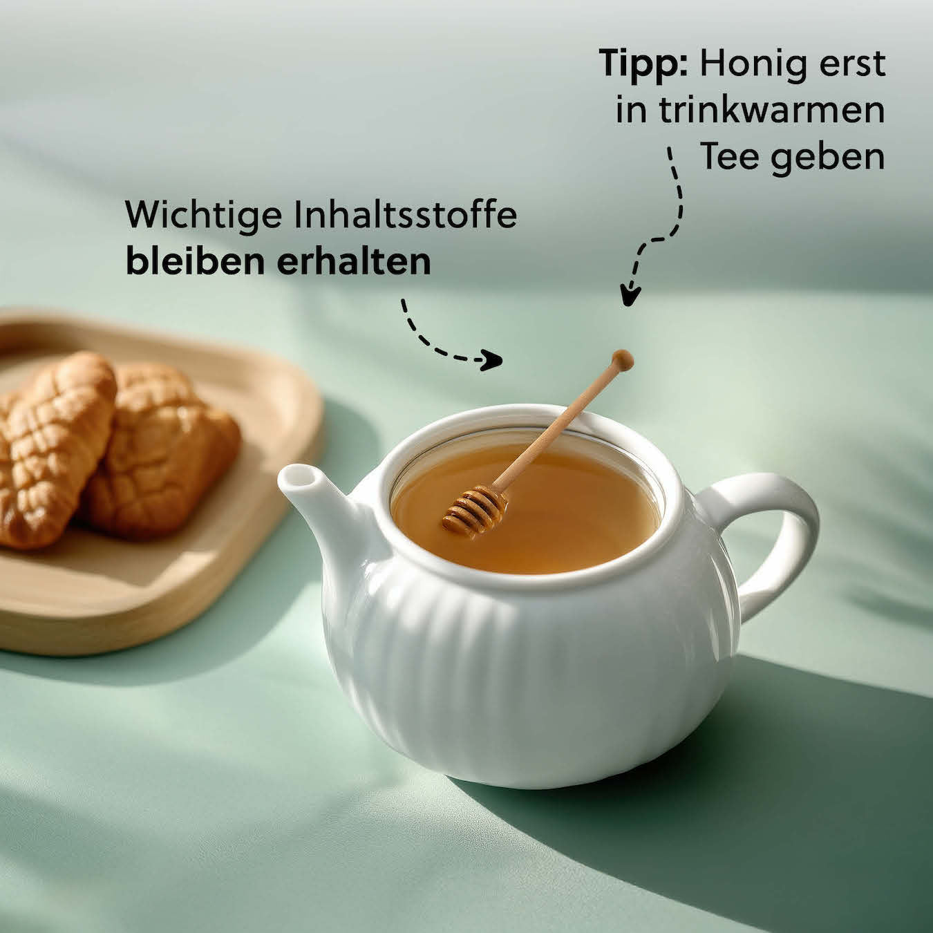 Schonende Abfüllung=>Der Lindenblütenhonig wird schonend abgefüllt, indem er nur leicht erwärmt, gesiebt, sanft gerührt und ohne Luftblasen in sterile Gläser gefüllt wird, um seine Enzyme, Aromen und Qualität zu bewahren.