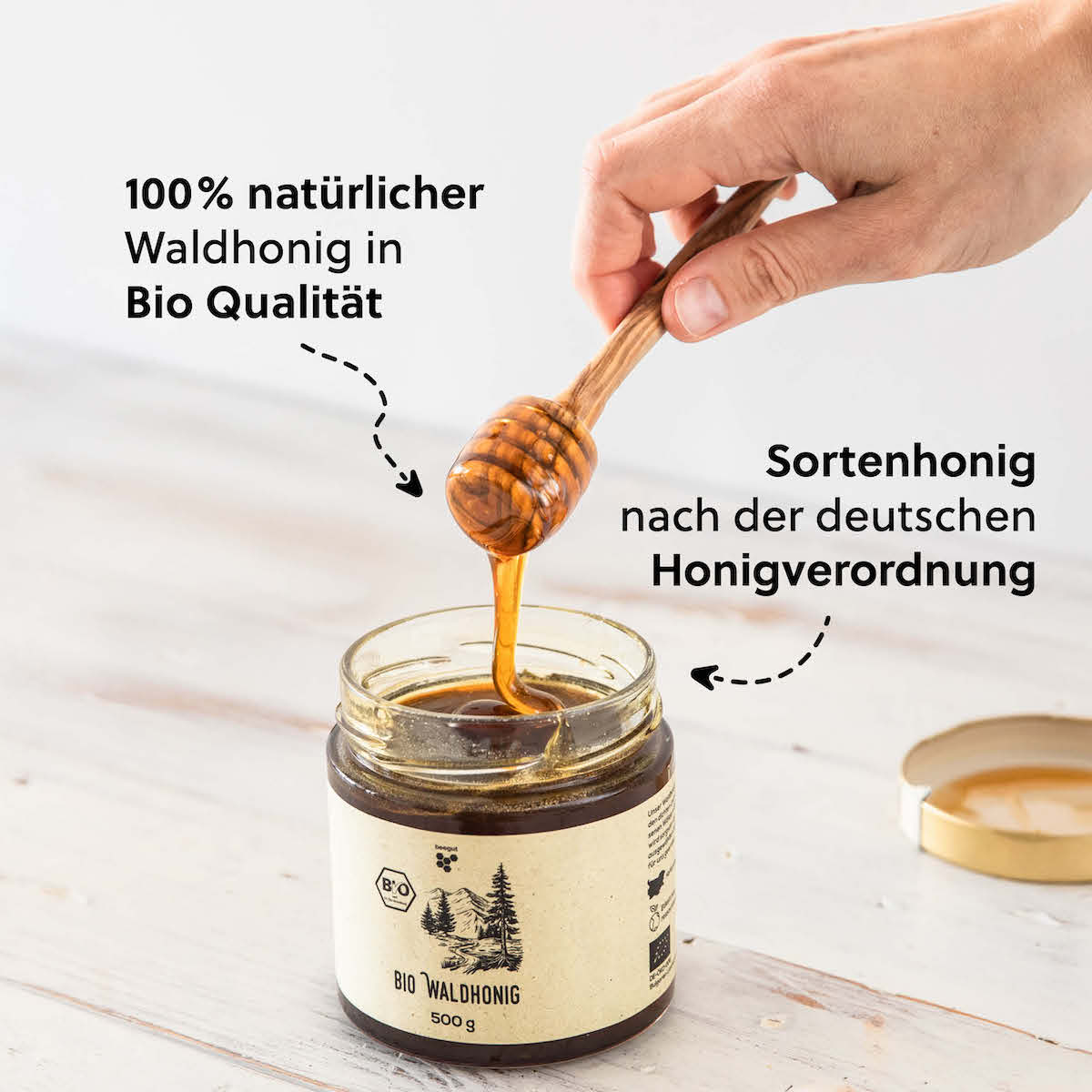 Zertifizierter Sortenhonig=>Waldhonig darf ein Sortenhonig nur genannt werden, wenn er die Anforderungen der Honigverordnung erfüllt. Das lassen wir bei einem speziellen Labor in Deutschland fachmännisch analysieren.